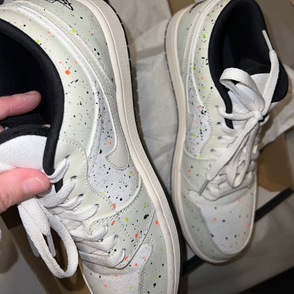 Jordan 1 Low “Brushstroke” - Picture 4 of 8